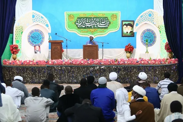 اجتماع بزرگ طلاب آفریقایی در مسجد مقدس جمکران + عکس