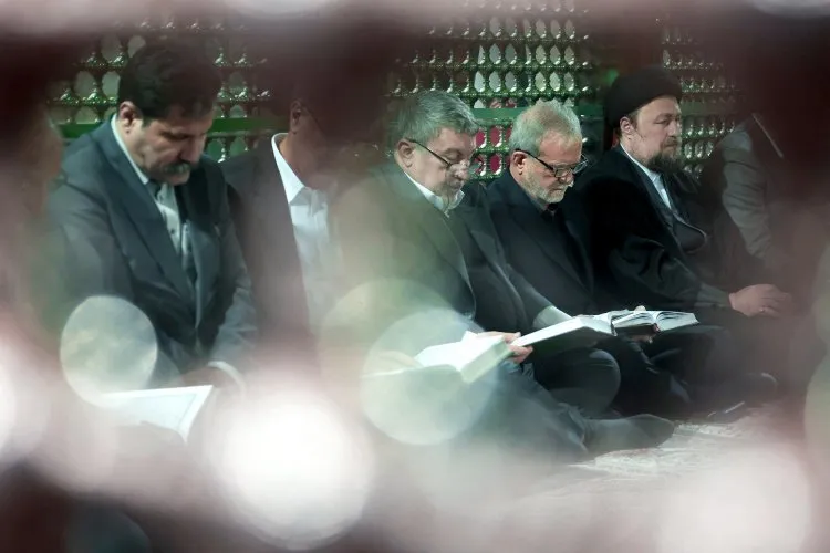 Iran President, Cabinet Members Renew Allegiance to Imam Khomeini’s Ideals