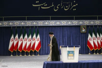 حضور رهبر معظم انقلاب در پای صندوق رأی انتخابات ریاست جمهوری
