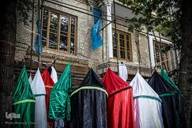 عرضه انواع لوازم هیات ها و ملزومات ماه محرم در بازار تهران