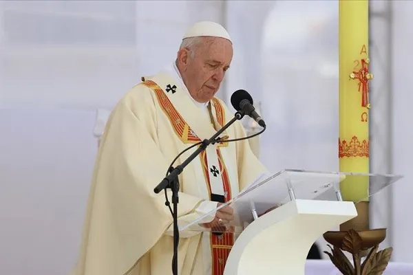 Papa Franciscus taburcu edildi