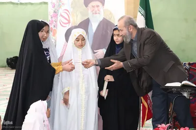 کرسی تلاوت قرآن کریم
