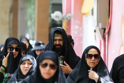 مراسم عزاداری و نماز ظهر عاشورا در اصفهان‎