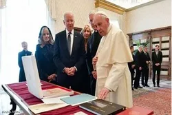 Le Pape a remis le document de la Fraternité Humaine au président américain