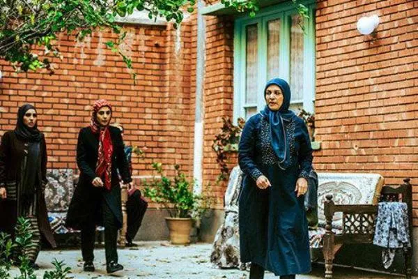 تلویزیون در «حوالی پاییز» کم آورد