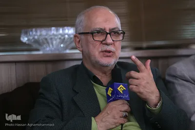 حضور سیدمحسن موسوی بلده همراه با جمعی از اعضای جامعه قرآنی در منزل مرحوم استاد ابوالفضل علامی 