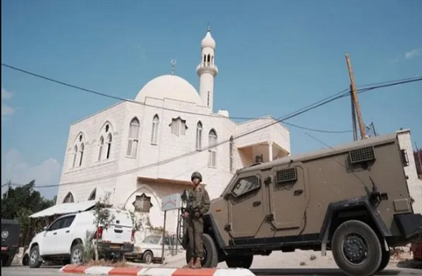 Angriff zionistischer Siedler auf Moschee im Westjordanland Angriff zionistischer Siedler auf Moschee im Westjordanland