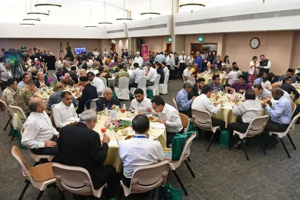 Singapur'da Hıristiyanların ve Müslümanların ortak iftarı