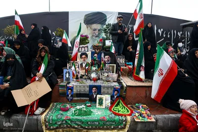 تحویل سال نو در میدان انقلاب تهران