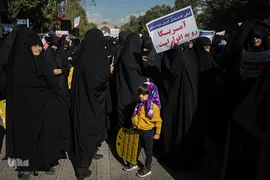 راهپیمایی یوم‌الله ۱۳ آبان در قزوین

