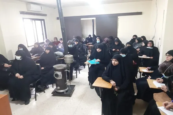 معهد السيدة نرجس (ع) ينظم محاضرة 