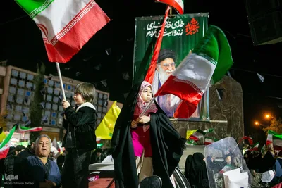 شام شهادت امام صادق(ع) و بیعت با رهبر در میدان انقلاب