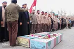 تشییع دو شهید گمنام دفاع مقدس بر شانه‌های مردم شهیدپرور ملایر