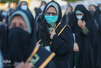 تعویض پرچم حرم مطهر شاهچراغ (ع) به مناسبت شهادت امام جعفر صادق (ع)