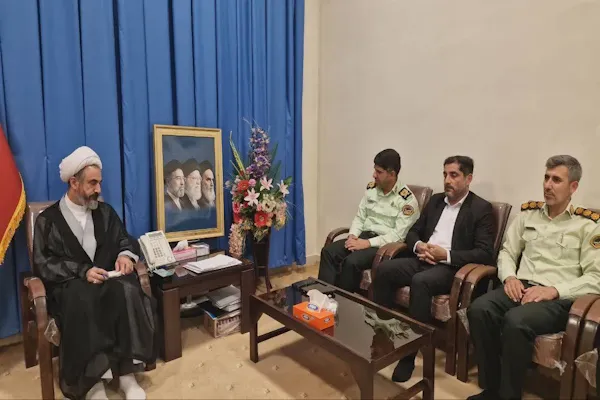 تأکید نماینده ولی‌فقیه در ایلام بر صداقت مسئولان و تقویت امنیت استان