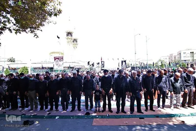 نماز ظهر عاشورا در امامزاده عبدالله (ع) شهرستان همدان