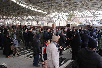 عطرافشانی و غبارروبی مزار شهدای وادی رحمت تبریز