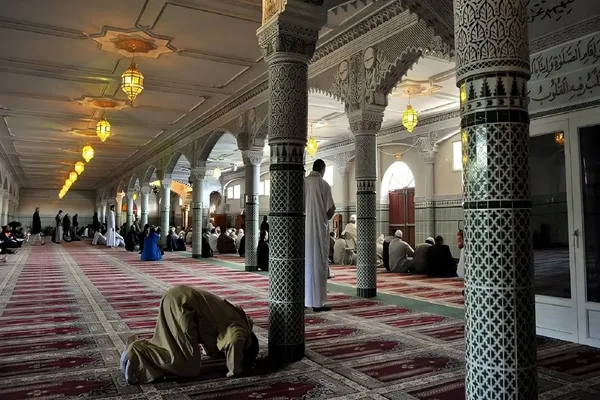 En France trois mosquées visées en trois jours