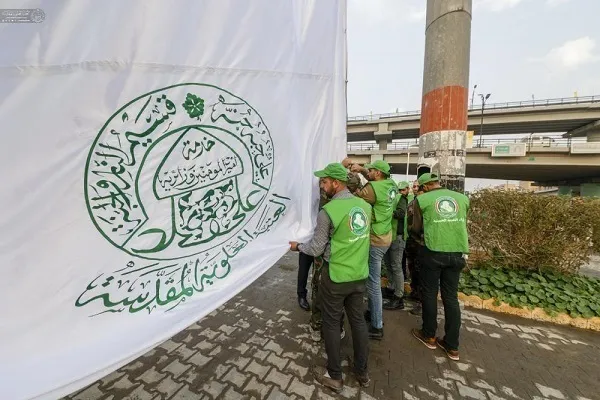 په نجف اشرف کې د امام علی(ع)د نیکمرغه زوړکړې په مناسبت ځانګړی بیرغ ورپول شو