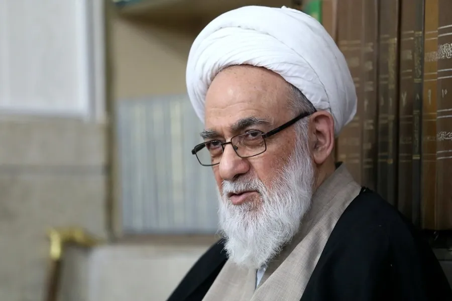 فیلم/ پيام آيت‌الله گرامی در پی پاسخ سپاه به امريكا