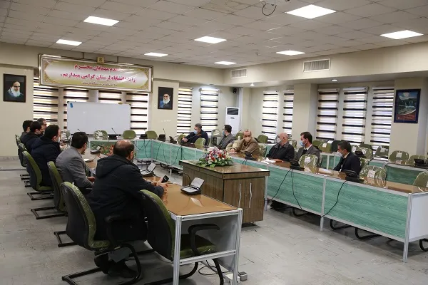 دانشجویان نخبه در طرح‌های مسئله‌محور و کاربردی مشارکت کنند