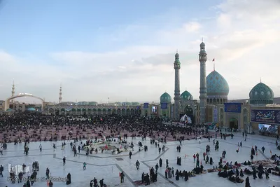 مسجد مقدس جمکران در شب نیمه شعبان