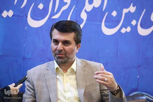 بازدید‌کننده نمایشگاه قرآن باید هدیه معنوی‌ای با خود به یادگار ببرد