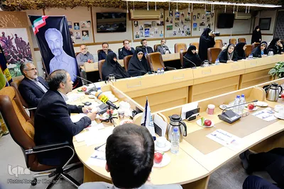 رونمایی از کتاب گیلی گادر