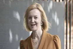 Betonung der vollen Unterstützung des zionistischen Regimes durch britische Premierministerin