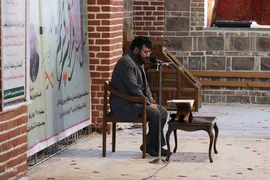 کرسی تلاوت قرآن در دانشگاه هنر اسلامی تبریز‎