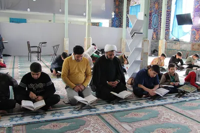 کرسی تلاوت قرآن کریم دانش آموزی در ملایر