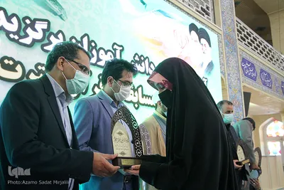 تجلیل از دانش آموزان برتر مسابقات قرآن و عترت در استان یزد‎‎