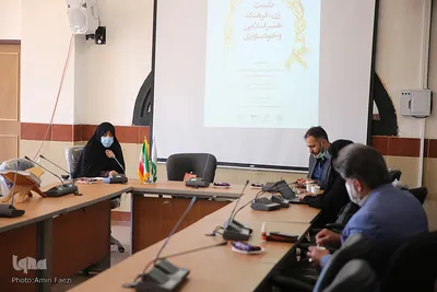 نشست «زن، فرهنگ و هنر اسلامی و خودباوری» در شيراز‎