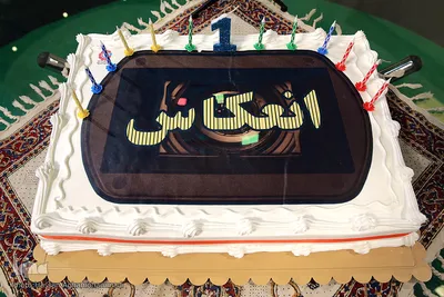 کیک جشن یک‌سالگی برنامه تلویزیونی«انعکاس»