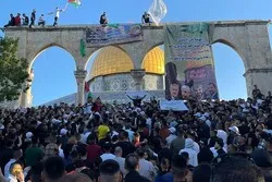 Les Palestiniens rassemblés en masse à Al-Aqsa pour la prière de l'Eid al-Fitr