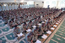 محفل انس با قرآن کاروان قرآنی انقلاب در جمع کارکنان منطقه دوم نیروی دریایی ارتش