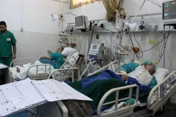 في ظلال طوفان الأقصى..تهديد المستشفيات وتحذير طواقمها إعدامٌ للجرحى وقتلٌ للعامة
