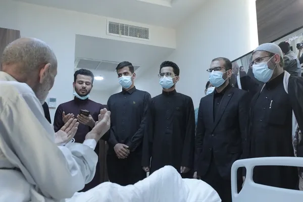 في أكبر صرح طبي..العتبة الحسينية تقيم فعالية قرآنية لشفاء المرضى