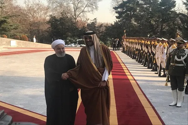الرئيس روحاني يستقبل أمير قطر رسمياً