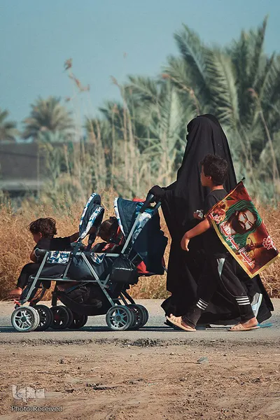 پیاده روی اربعین زائرین عراقی در مسیر بصره به کربلا