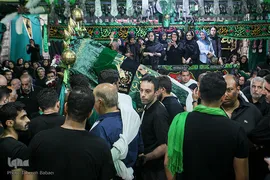 آیین سنتی نخل گردانی و عزاداری ظهر عاشورا در تکیه بزرگ تجریش