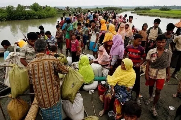 Arakanlılar Bangladeş’e kaçarken öldürüldü