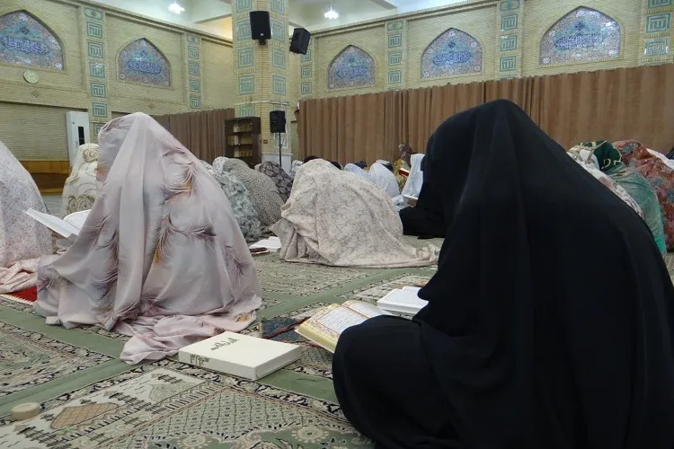 برگزاری اعمال ام داوود در مسجد دانشگاه تبریز