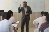 عقیده آمیخته با عمل موجب کمال انسان می‌شود