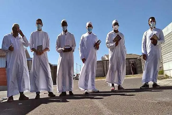Güney Afrika'da evden eve Kur’an-ı Kerim dağıtım kampanyası