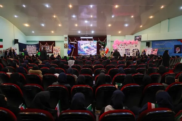 گشایش نمایشگاه «مدرسه انقلاب» در تبریز