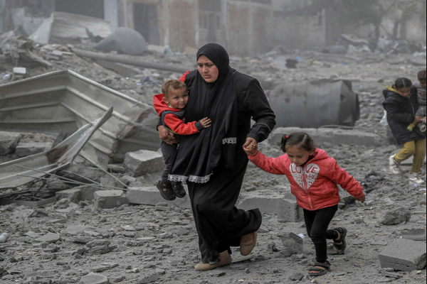UK Accused of Labeling Gaza Children Security Threats in Family Evacuation Block Gaza children