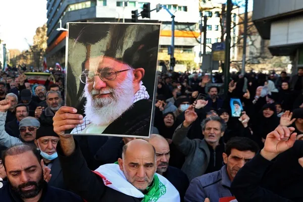 نهاد حقوق‌بشری انگلیس: آیت‌الله خامنه‌ای به دلیل ایستادن در سمت درست تاریخ شهید شد