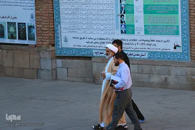 غبارروبی آستان مقدس امامزاده حمزه(س)