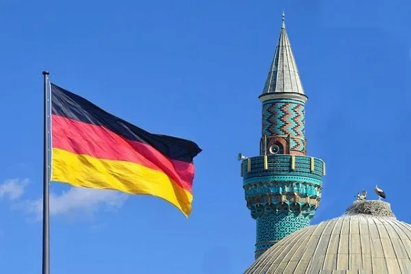 Almanya'da artan cami saldırıları Türkleri endişelendiriyor